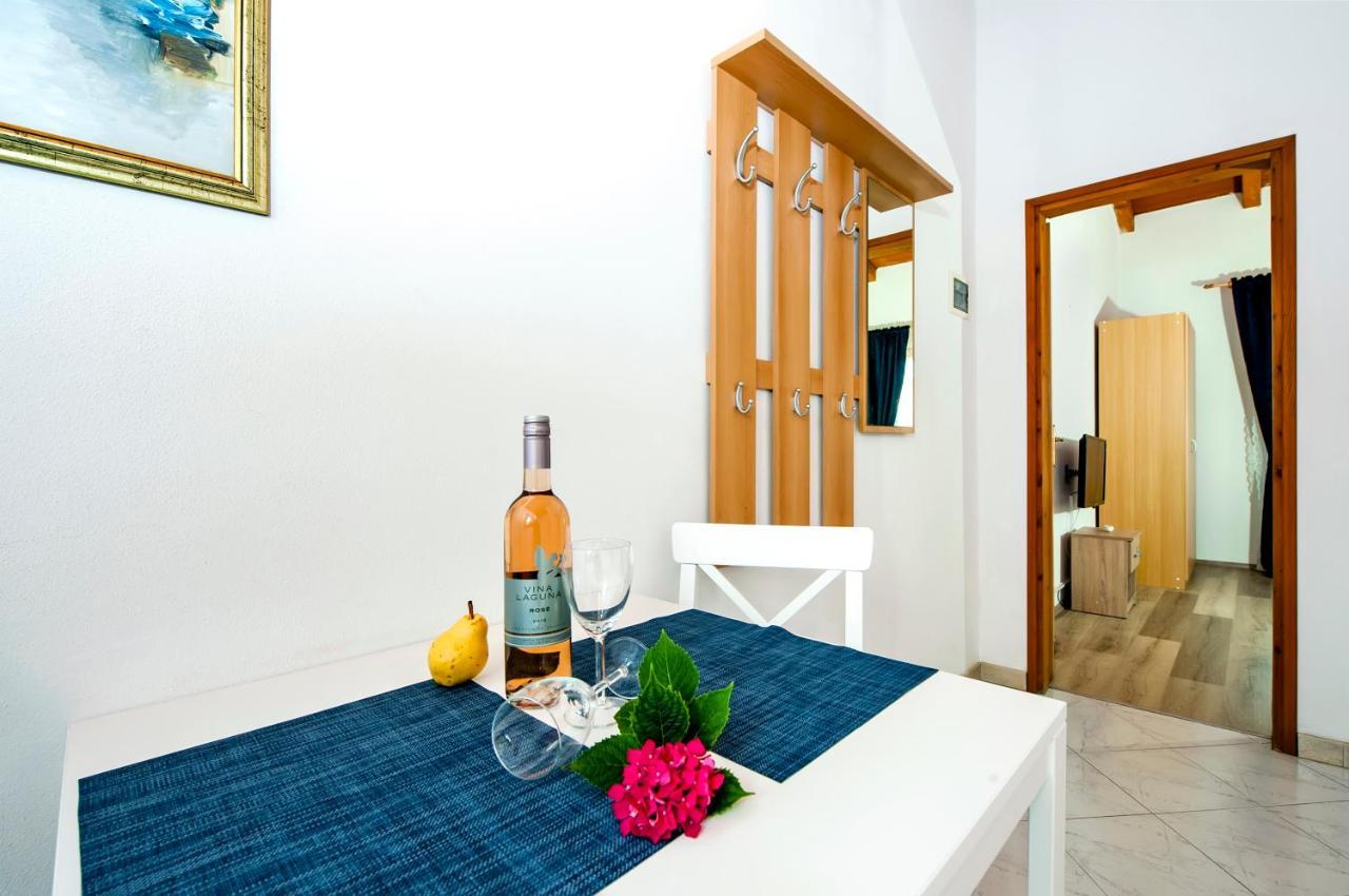 Apartman Near Beach Pelagic Sea View Rovinj Exterior photo