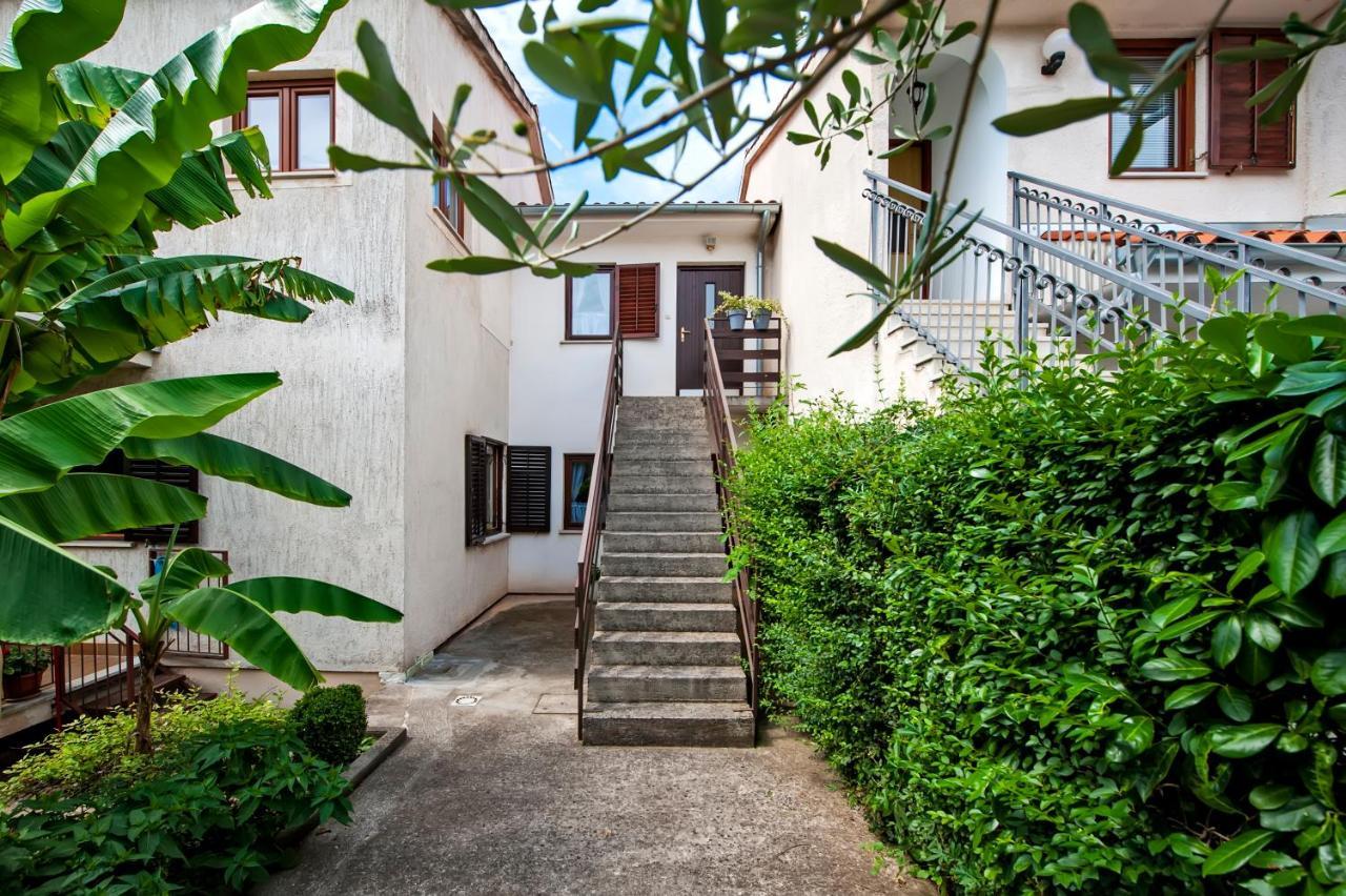 Apartman Near Beach Pelagic Sea View Rovinj Exterior photo