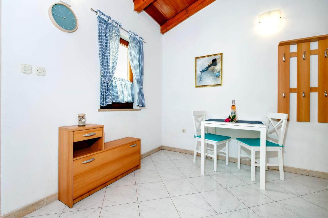 Apartman Near Beach Pelagic Sea View Rovinj Exterior photo