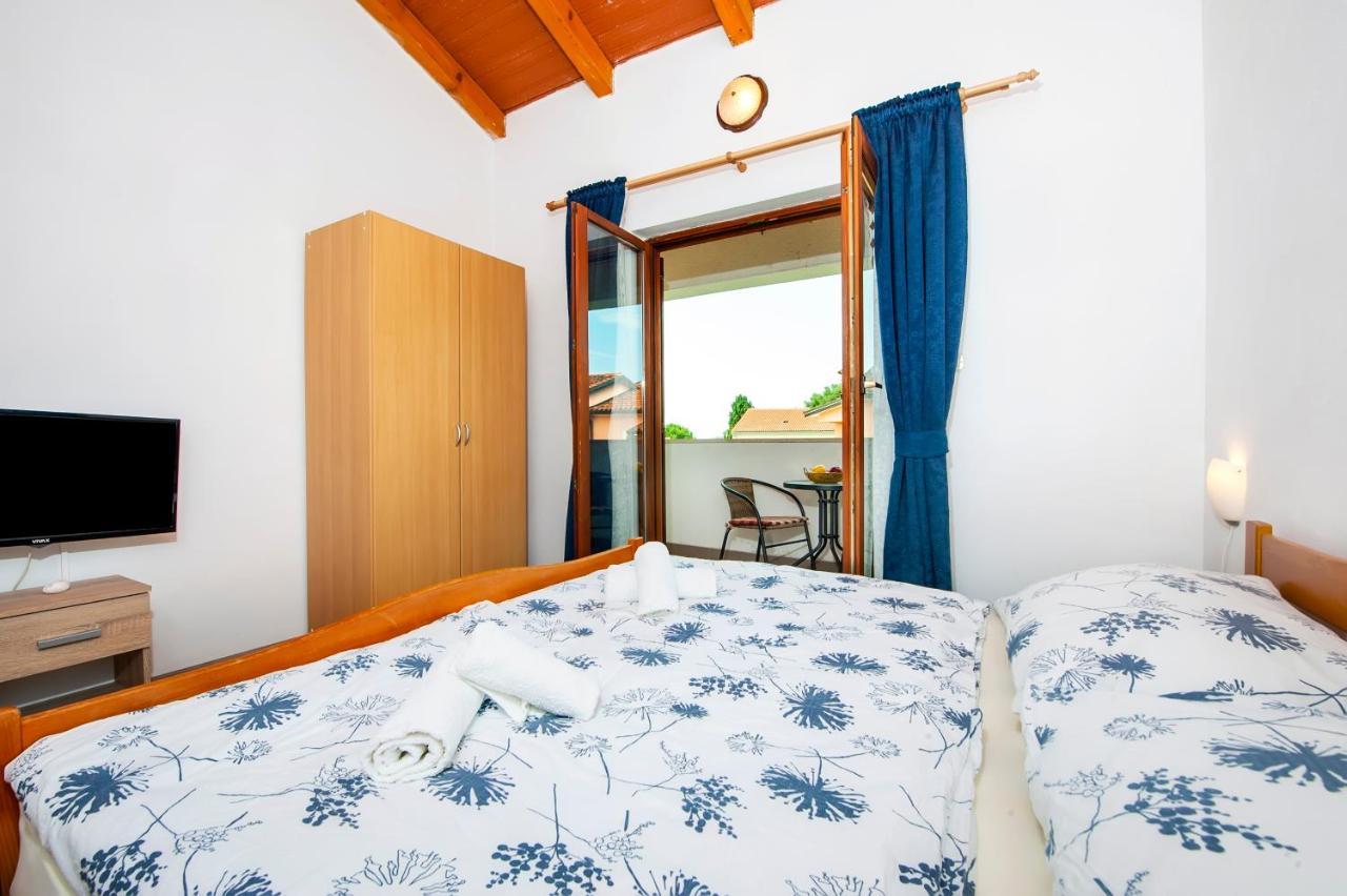 Apartman Near Beach Pelagic Sea View Rovinj Exterior photo